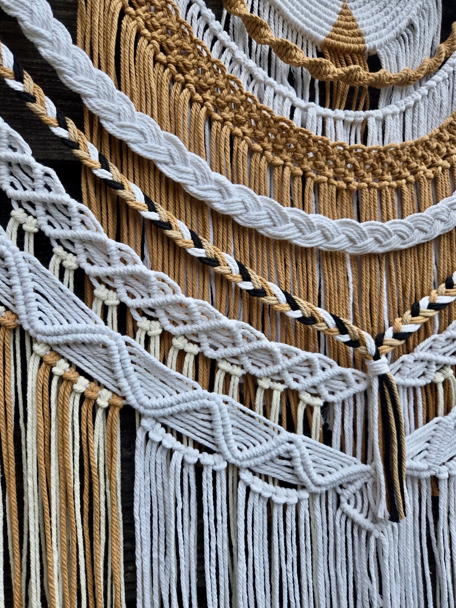 Décoration murale en macramé Hadès