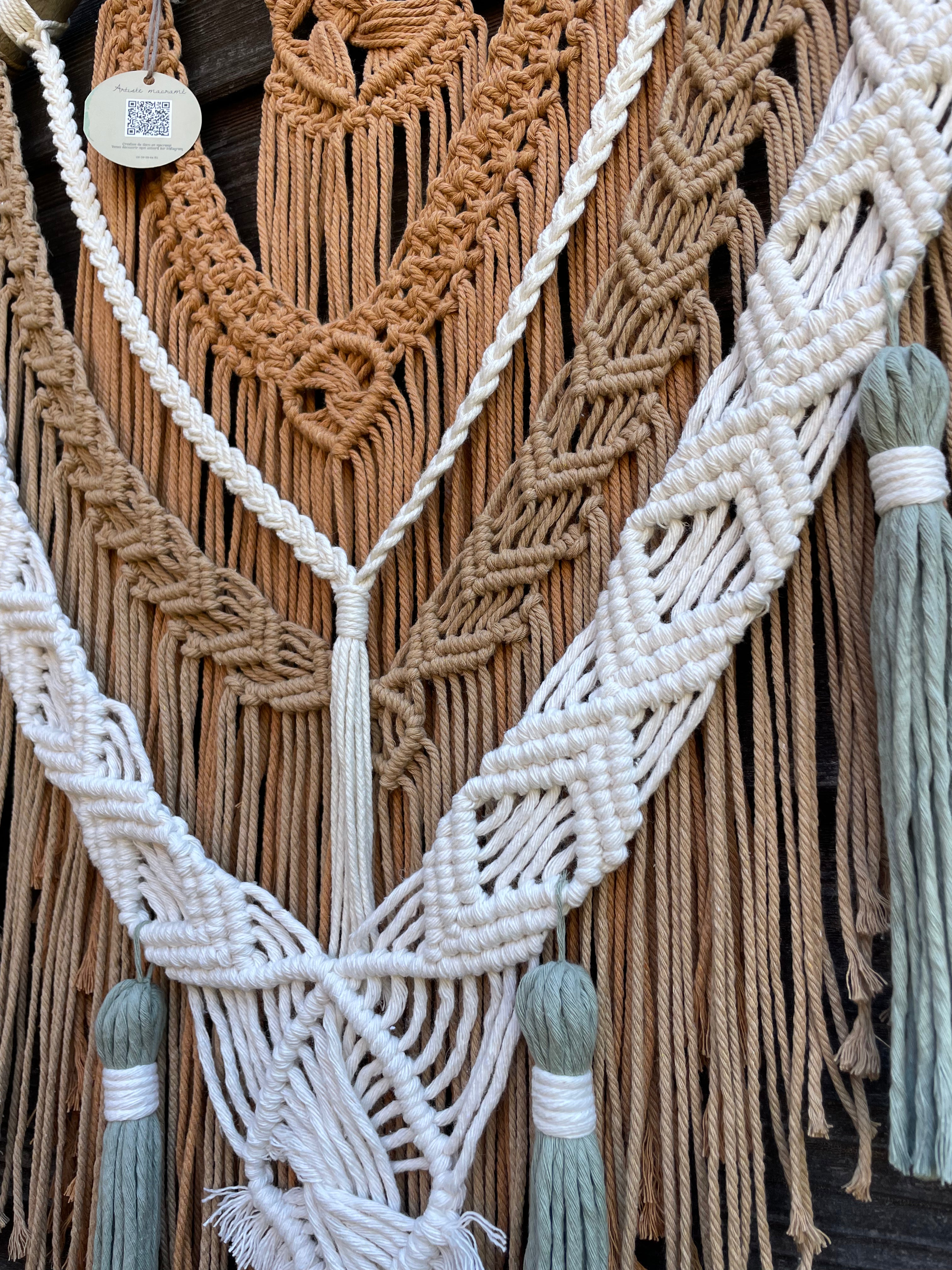 Décoration murale en macramé Éros